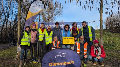 Das Dietenbach-parkrun-Team mit Helferwesten