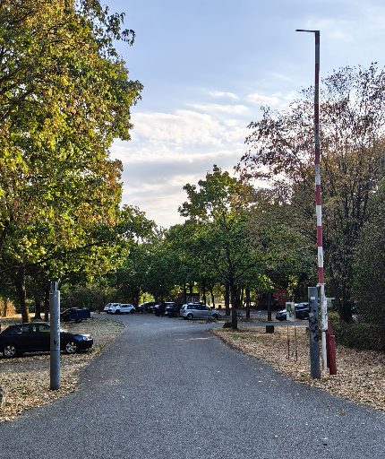 Parkplatz am Rand des Dietenbachparks